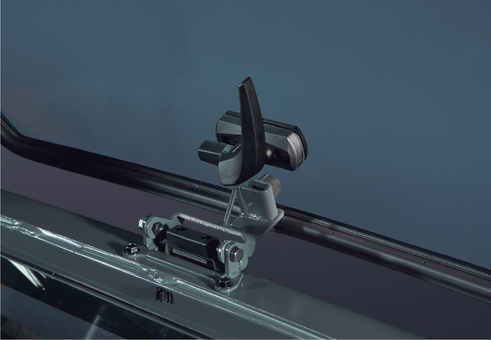 リヤハッチ半開