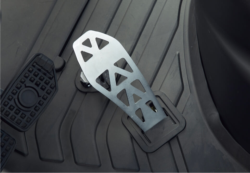 アクセルペダル