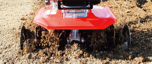 耕うん幅は575mmと幅広く作業できます。