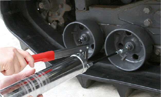 ⑯グリスアップ転輪